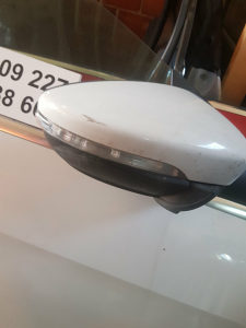 desni retrovizor VW Passat CC