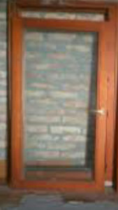 2 drvena prozora 80x100 cm, izo staklo.
