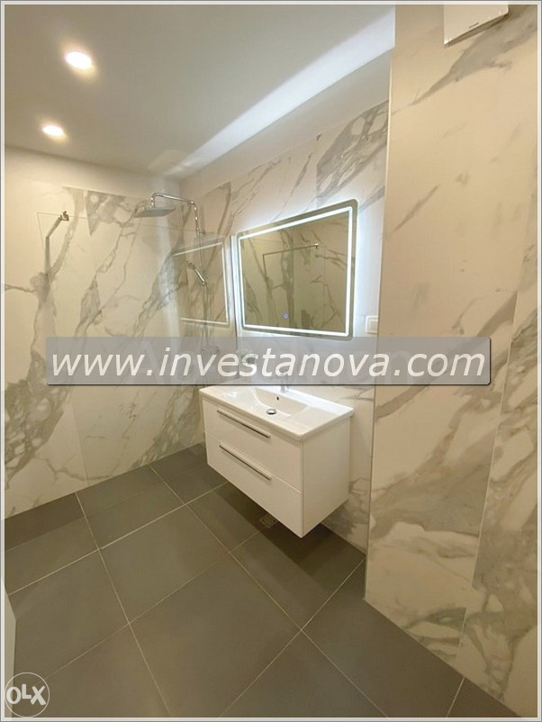 Dvosoban stan u centru 67,58m2 i velikom terasom 107m2