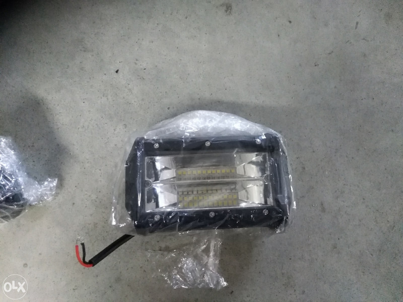 Led farovi 12-24v, univerzalni za sva vozila I kamione