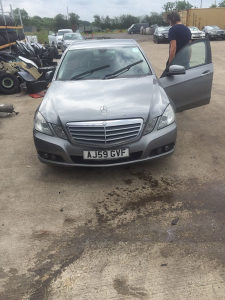 Mercedes  e 220 w212 2010 DIJELOVI