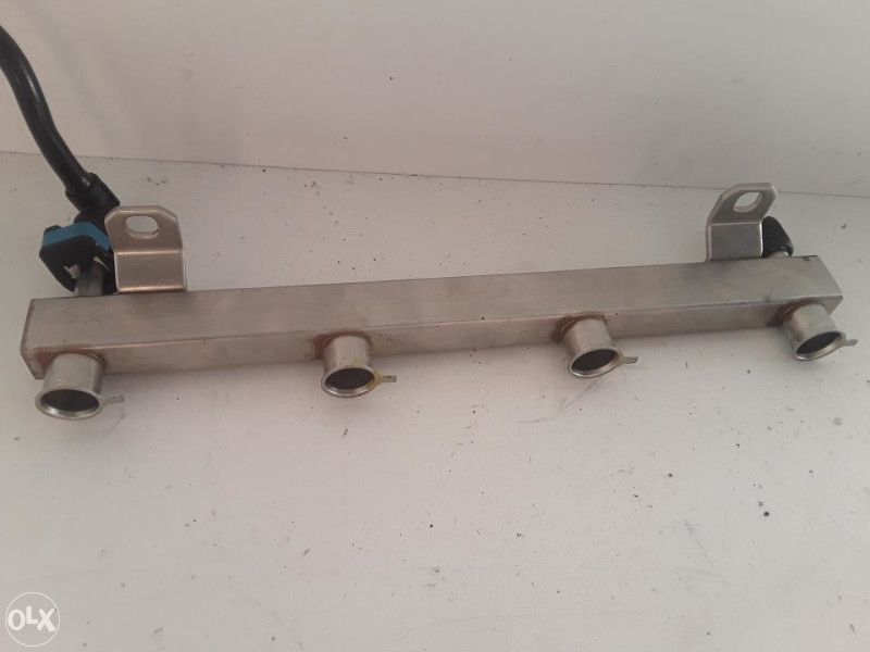 0280151239 55562258 BENZIN GALERIJA OPEL CORSA D 2006-