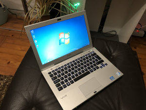 Laptop Sony Vaio 13/Core i3,6GB RAM,SSHD 500GB,Gpu 2Gb