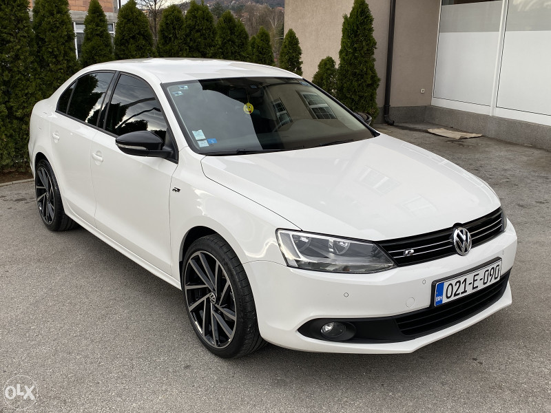 VW Jetta 1.6 TDi DSG Rline , NEW mod.2014god. Volkswagen automobili