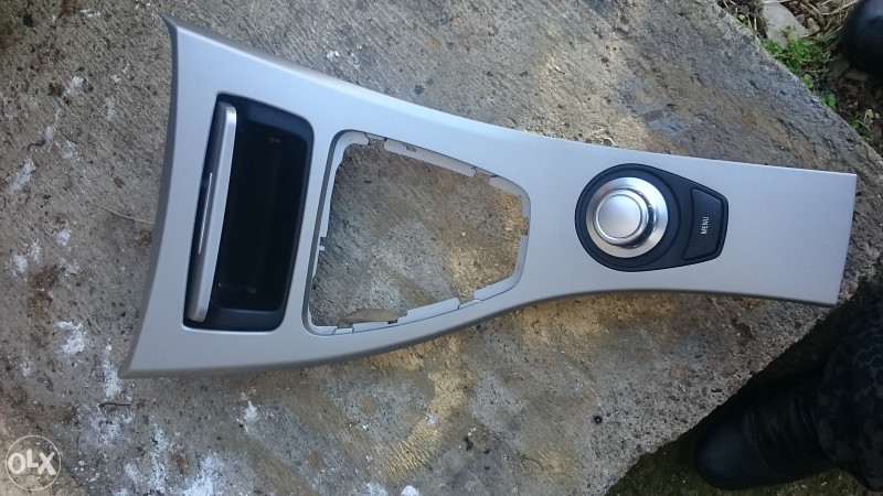 Lajsna konzole bmw e90 e91 e92