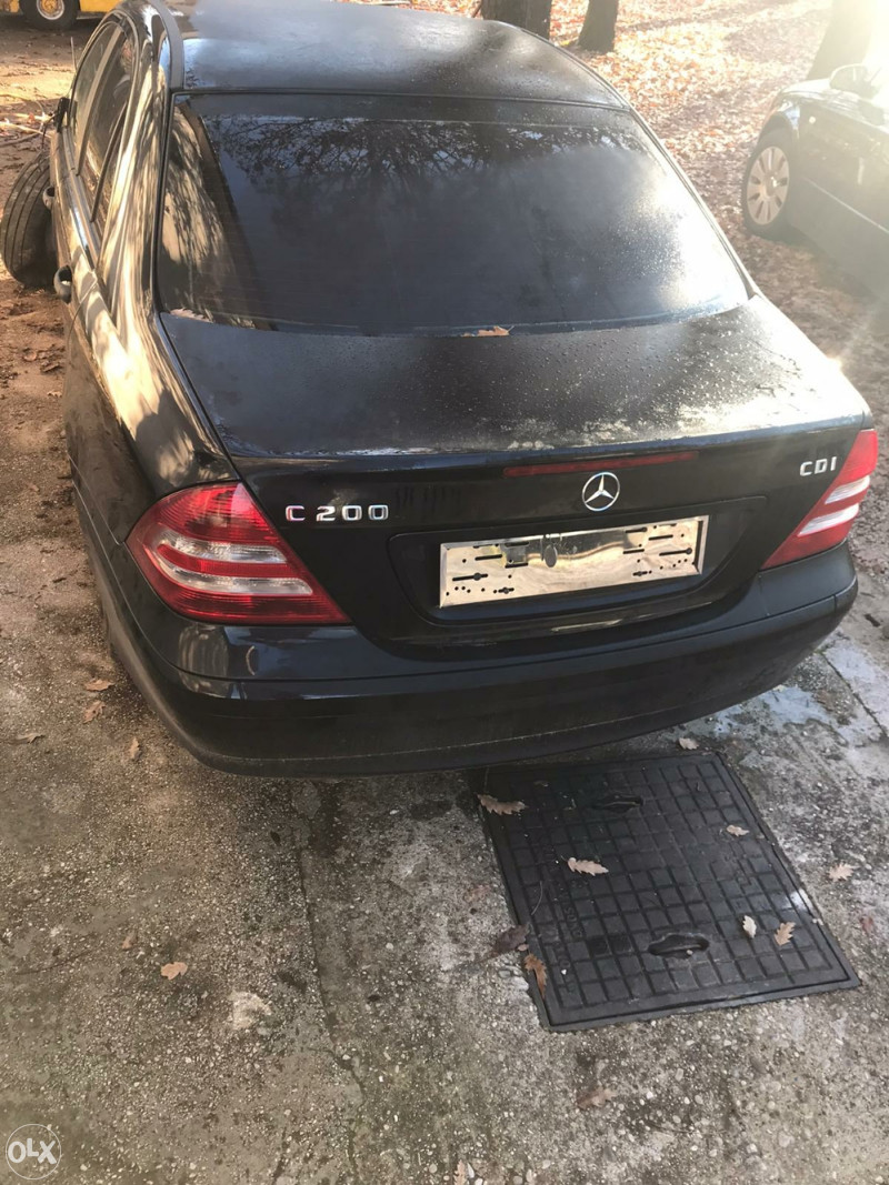 Mercedes C klasa 220 w203 havarisan udaren dijelovi