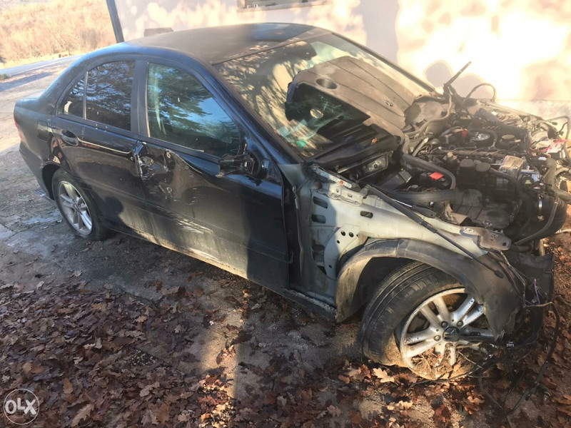 Mercedes C klasa 220 w203 havarisan udaren dijelovi