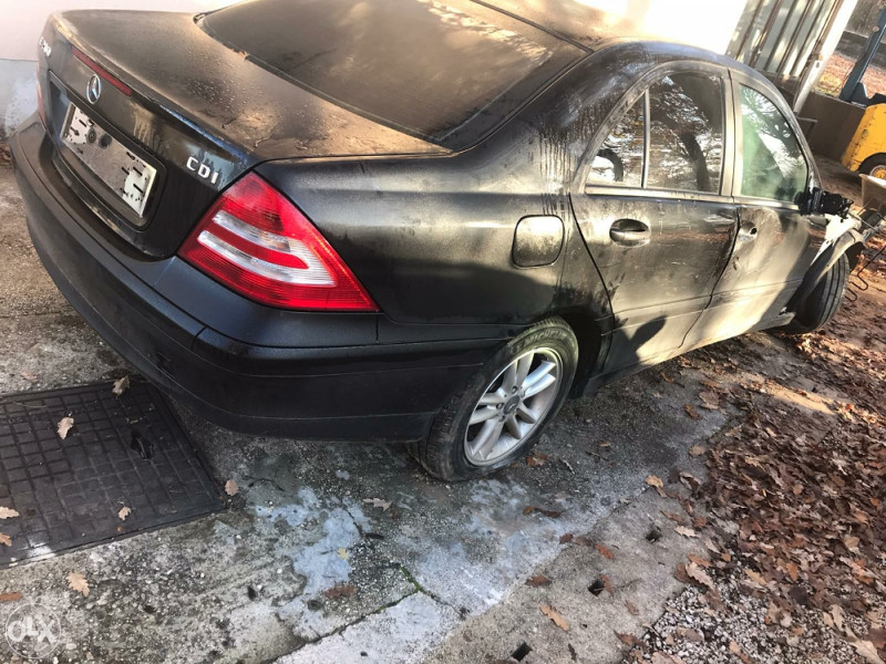 Mercedes C klasa 220 w203 havarisan udaren dijelovi