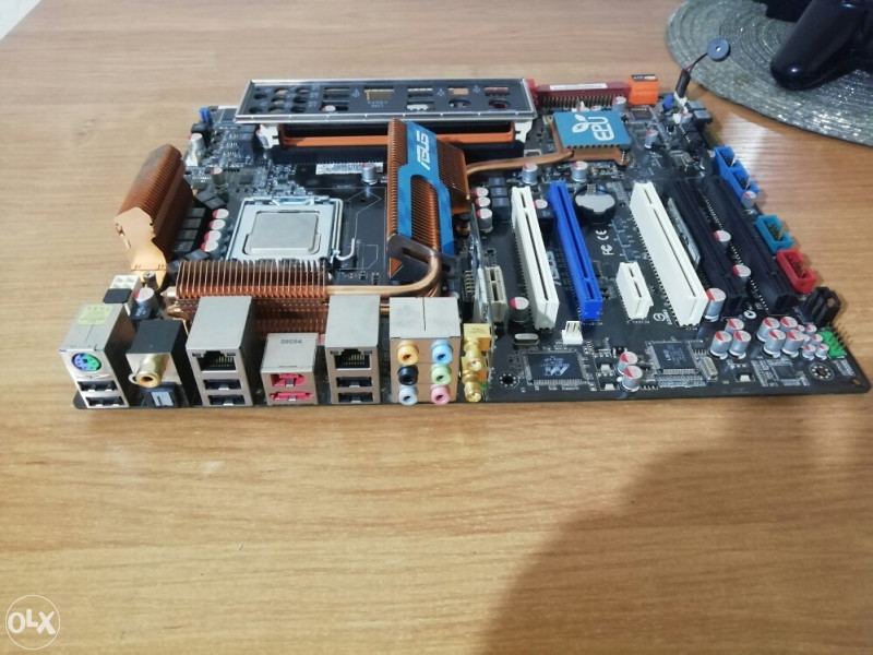 ASUS P5Q3 DELUXE WIFI / DDR3 / LGA 775