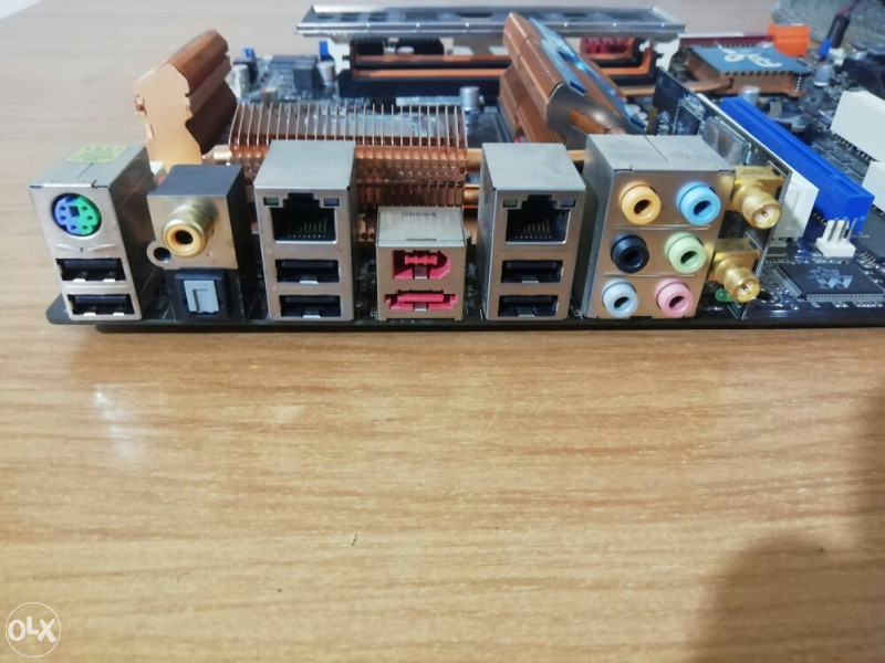 ASUS P5Q3 DELUXE WIFI / DDR3 / LGA 775