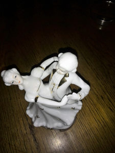 Njemacka kolekcionarska figura.porcelan.plesaci