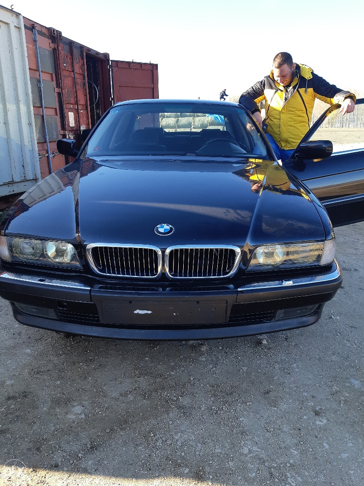 BMW E38 750 il v12