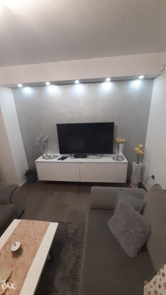 Zidna komoda za TV bijela visoki sjaj