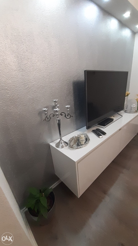 Zidna komoda za TV bijela visoki sjaj