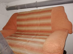 Simpo dvosjed i fotelja + 3 jastuka
