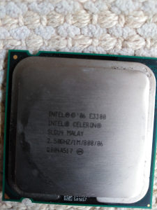 Procesor Intel celeron E3300