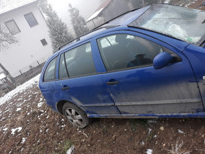 Škoda fabia retrovizor