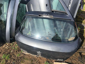 Peugeot 308 DIJELOVI VRATA GEPEK BLATOBRAN pezo