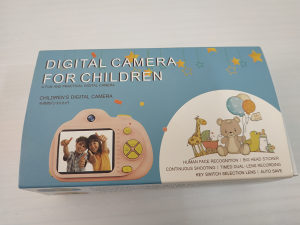 Kamera za djecu,  16GB sandisk kartica i USB čitač