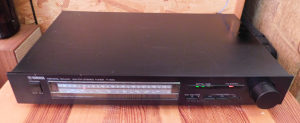 Yamaha T-300  AM/FM Stereo Tuner (1983-84)