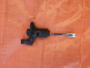 AUDI A4 1,9tdi 2007god. CILINDAR KOCNICE