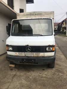 Mercedes 711