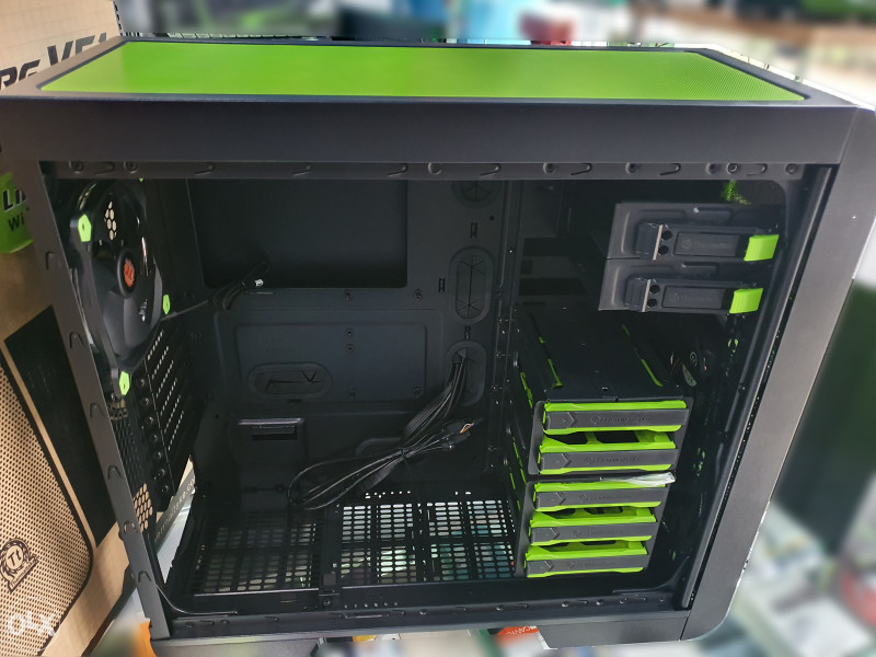 Kućište Thermaltake Core V51 Limited Edition Riing