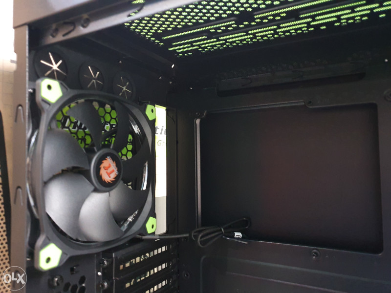 Kućište Thermaltake Core V51 Limited Edition Riing