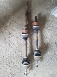 Poluosovina peugeot 308 2.0 hdi automatik