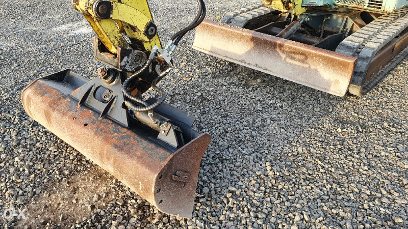 Minibager Yanmar B37V