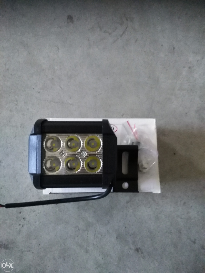 Led farovi 12-24v, univerzalni za sva vozila I kamione