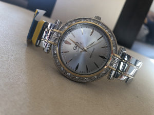 Zenski Satovi Q Q Orginal Katalog Nakit I Satovi Rucni Satovi Tuzla Olx Ba