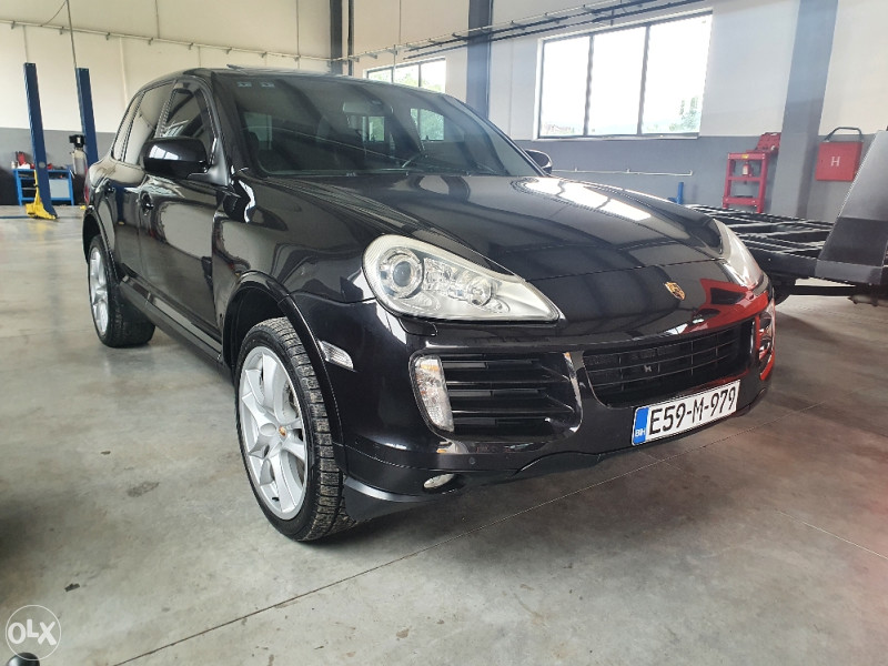 Porsche Cayenne 4.8 V8