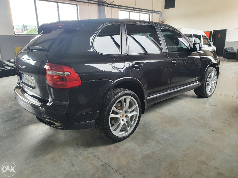 Porsche Cayenne 4.8 V8