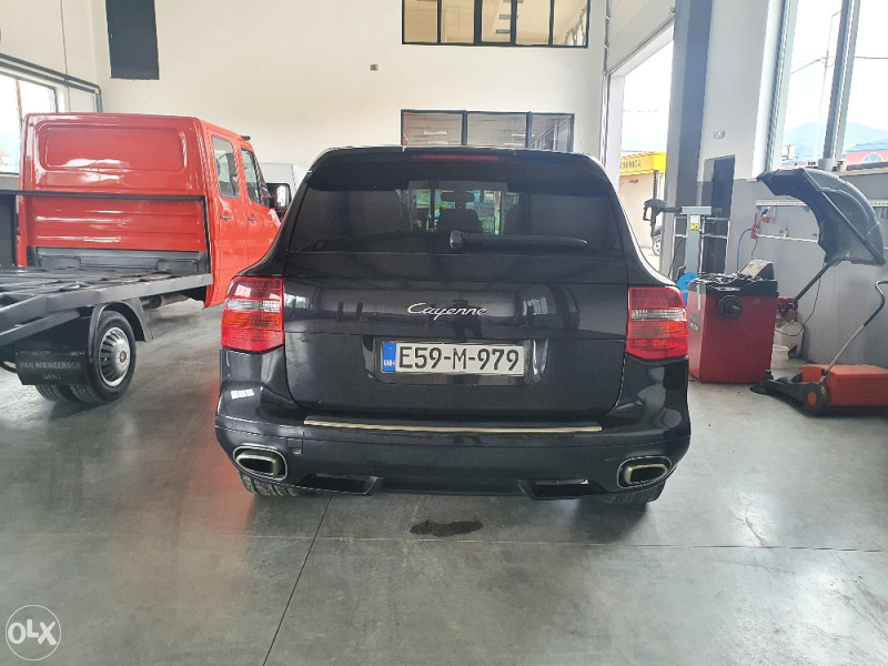 Porsche Cayenne 4.8 V8